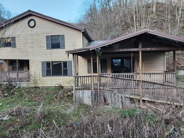 136 Cawood Branch Rd, Evarts, KY 40828