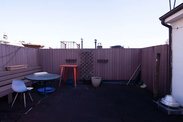 Rented by Batra Group Inc | media 13