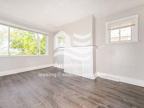 735979_001_living_room_2.jpg