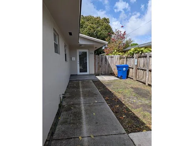 Building Photo - 536 NW 43rd Ct