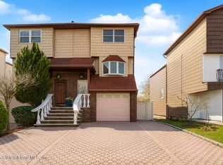 244 Slater Blvd, Staten Island, NY 10305
