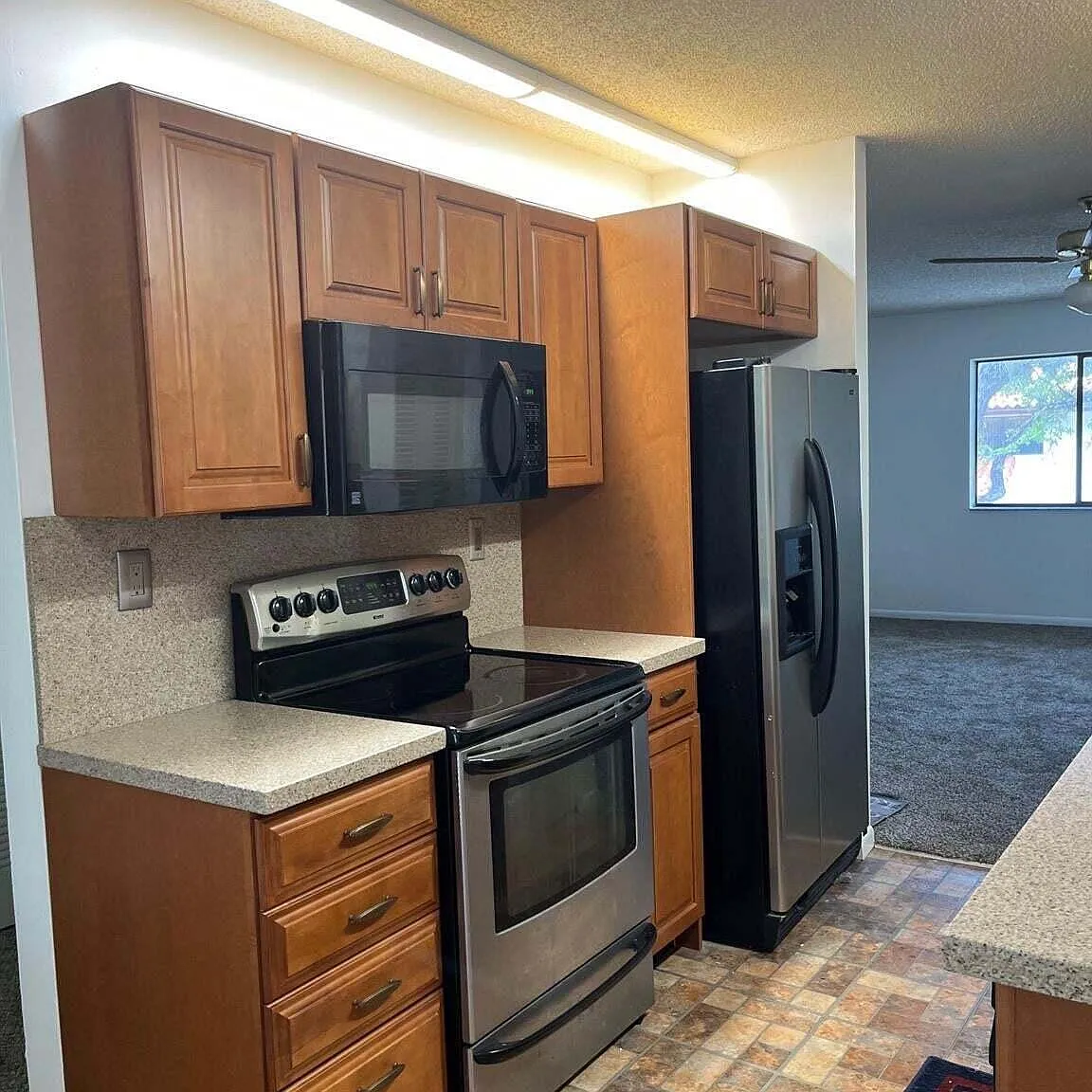 2 bed, 1.5 bath, 837 sqft, $2,100 — Photo 4