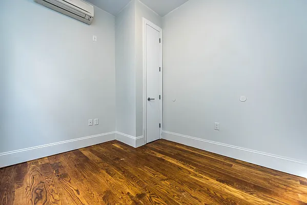 Rented by Nooklyn NYC LLC | media 44