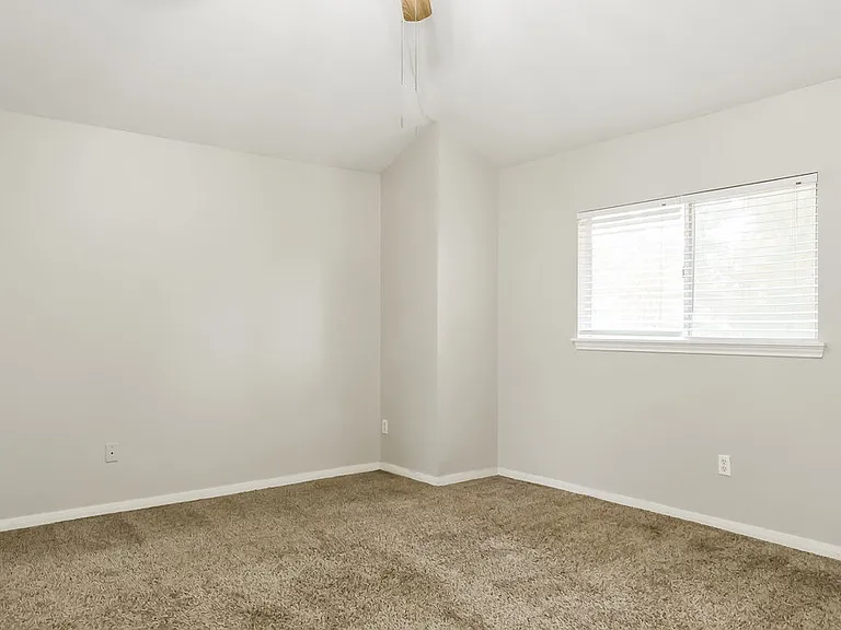 8002 Scarlet Tanager Dr — Photo 10
