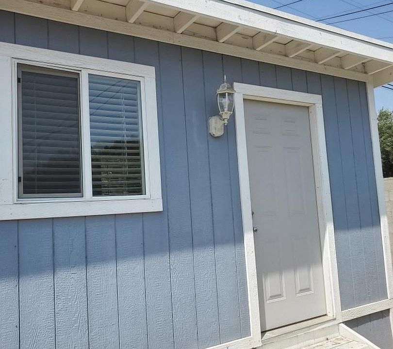 1st image of 1321 Campus Ave #B