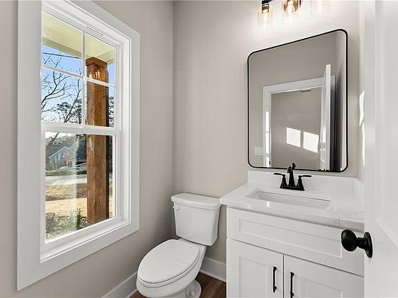 2nd image of 3035 Hamilton Rd