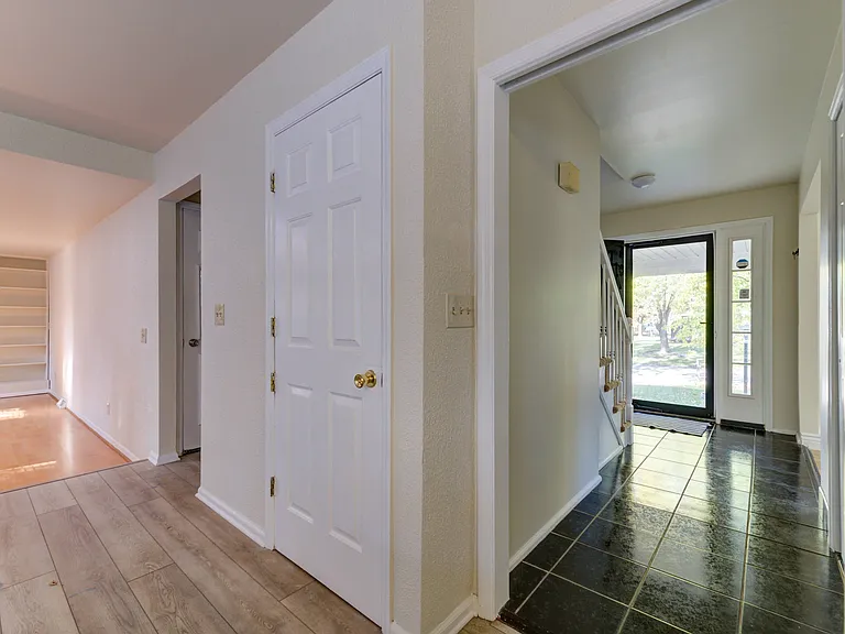 13 Cloverfield Dr — Photo 13