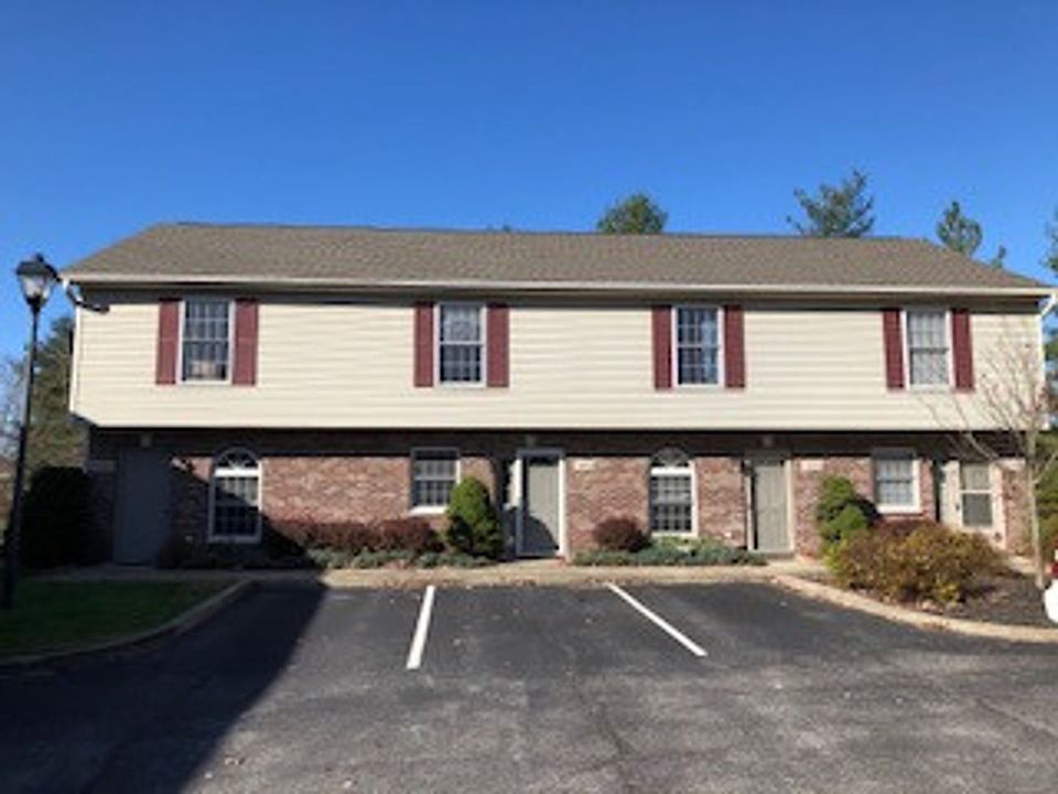 1st image of 3354 S Oaklawn Cir