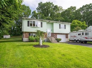 4 Virginia Ln, Riverside, RI 02915