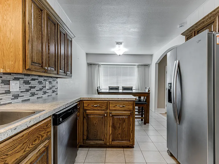 1828 Burnt Oak St — Photo 30