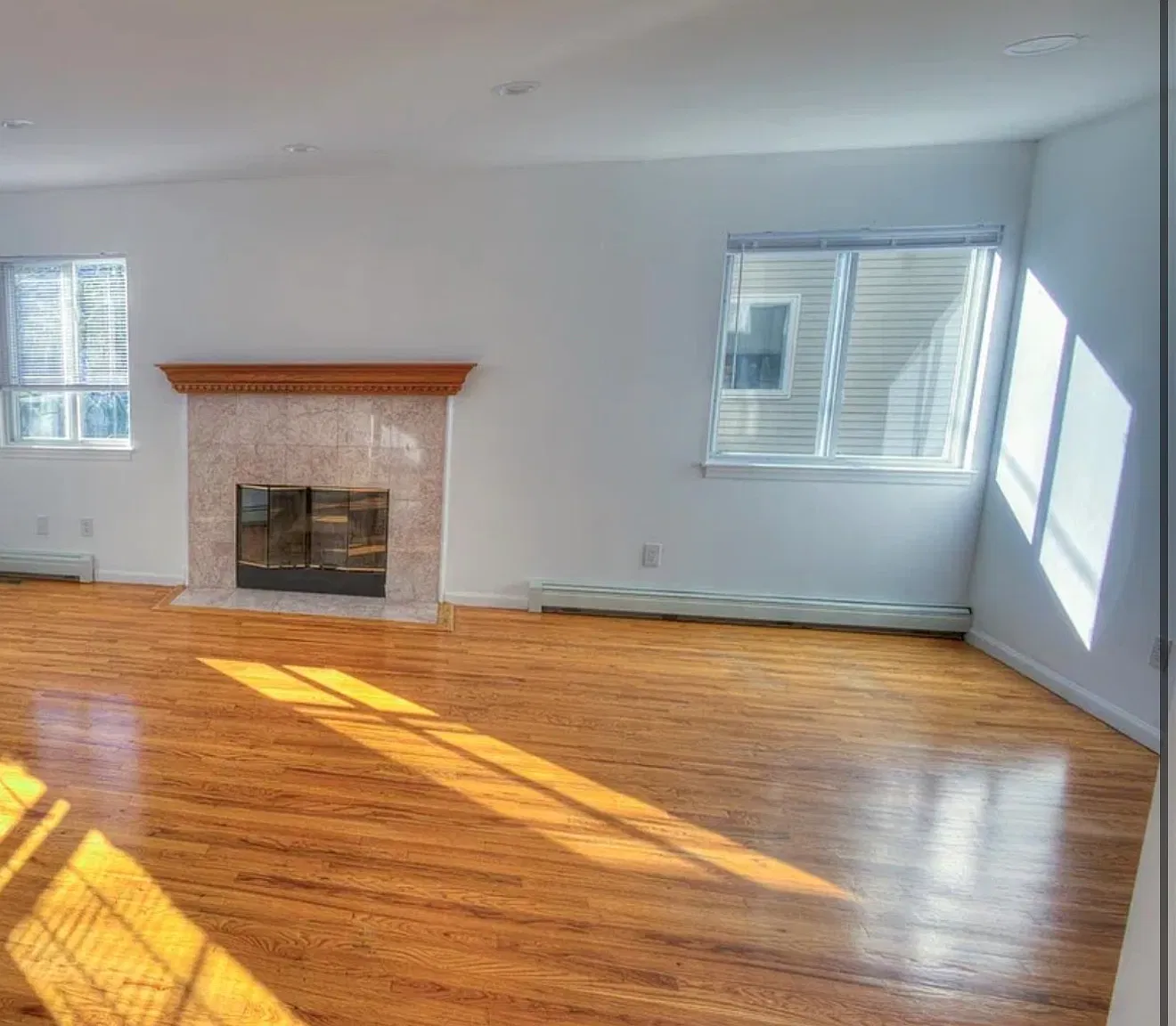 2 bed, 1300 sqft, $4,500 — Photo 3