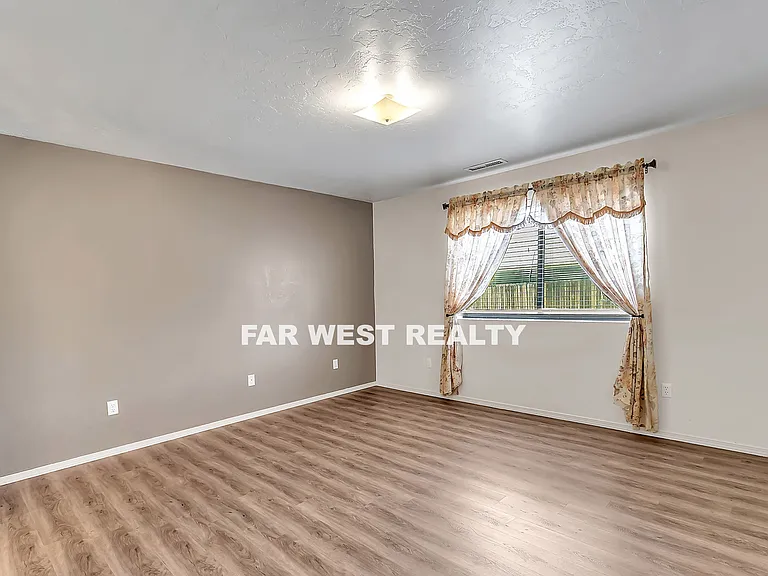 4945 N Harlequin Dr — Photo 9