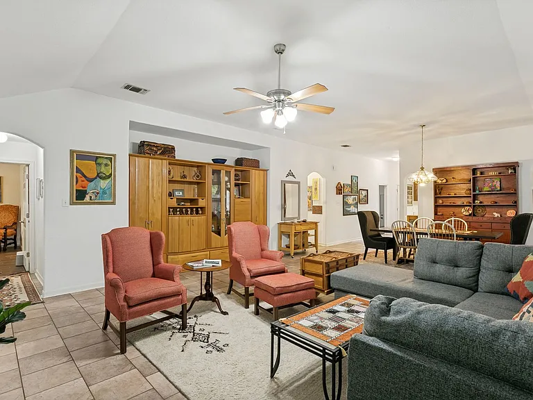 10 Oakwell Farms Pkwy — Photo 14