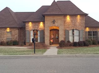 102 Bentgrass Cir, Saltillo, MS 38866
