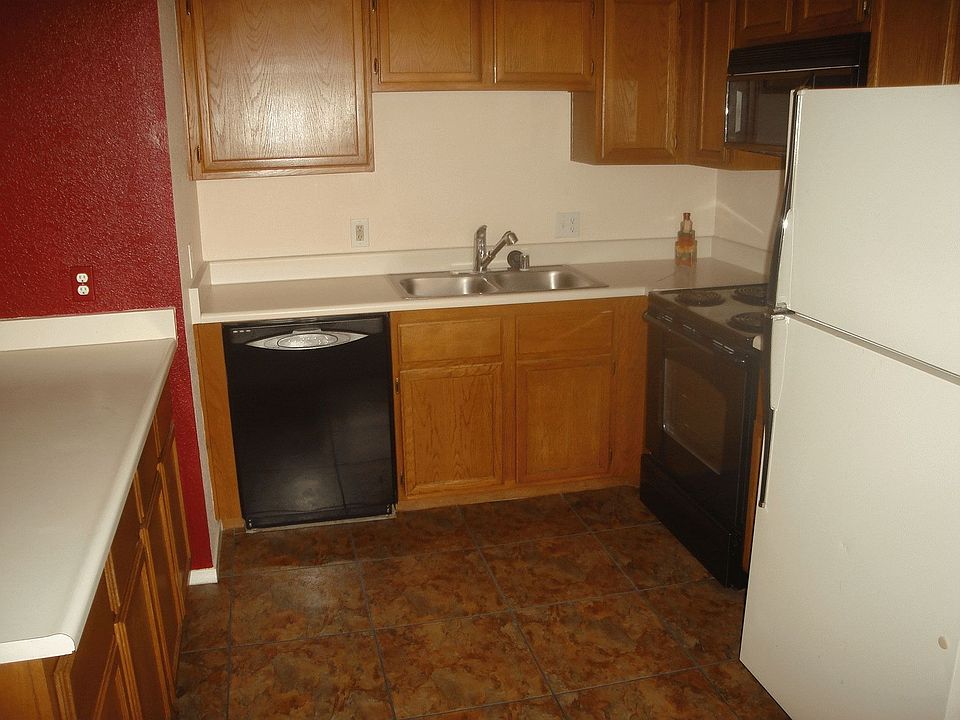 1st image of 912 Boulder Springs Dr