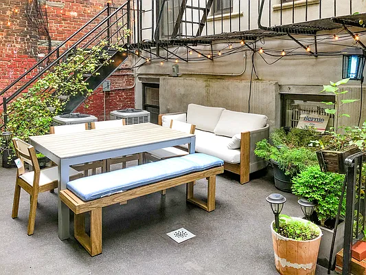 Rented by MySpaceNYC | media 18