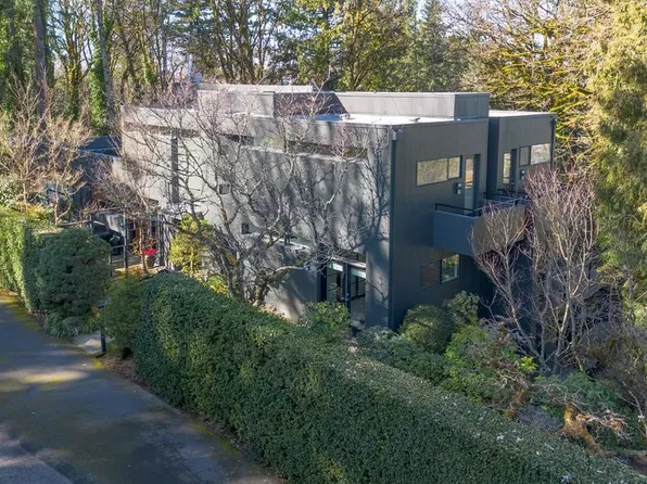 4191 SW Greenleaf Dr, Portland, OR 97221