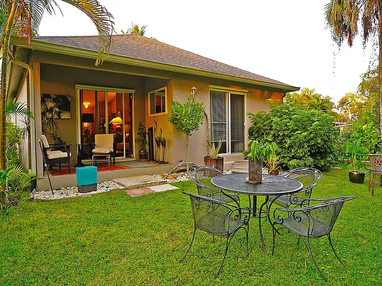 2524 Lee St — Photo 12