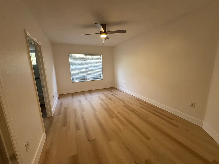 110 SW Peacock Blvd #102 — Photo 10