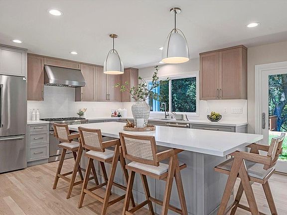 2nd image of 111 Vista Del Prado