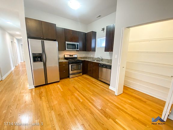 2nd image of 38 N Paulina St #1017166