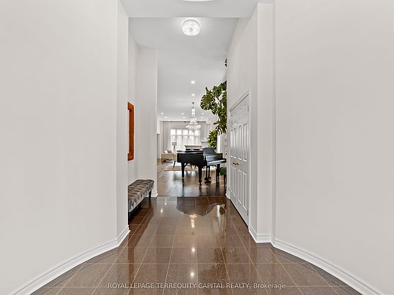 5th image of 55 Ironside Dr