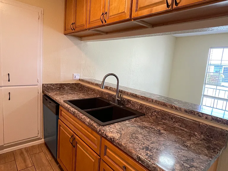 724 S 1st St #15 — Photo 1