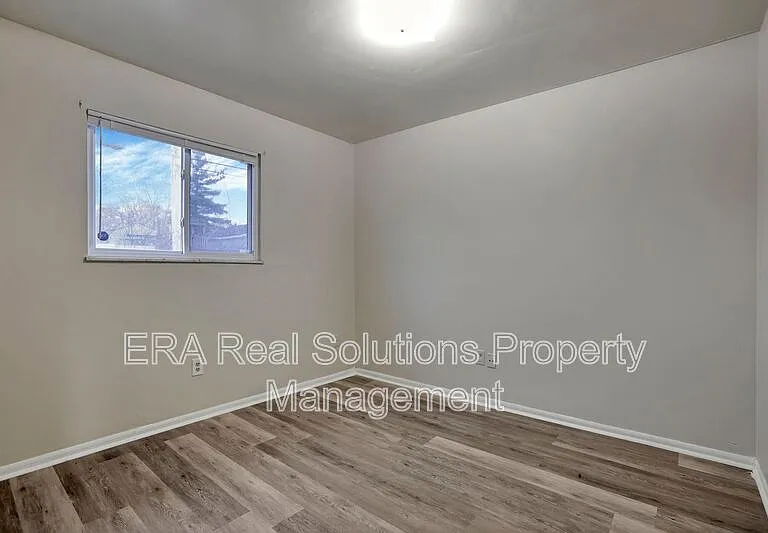 2460 Hiawatha St — Photo 13