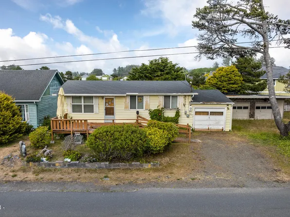 2136 NW Jetty Ave, Lincoln City, OR 97367