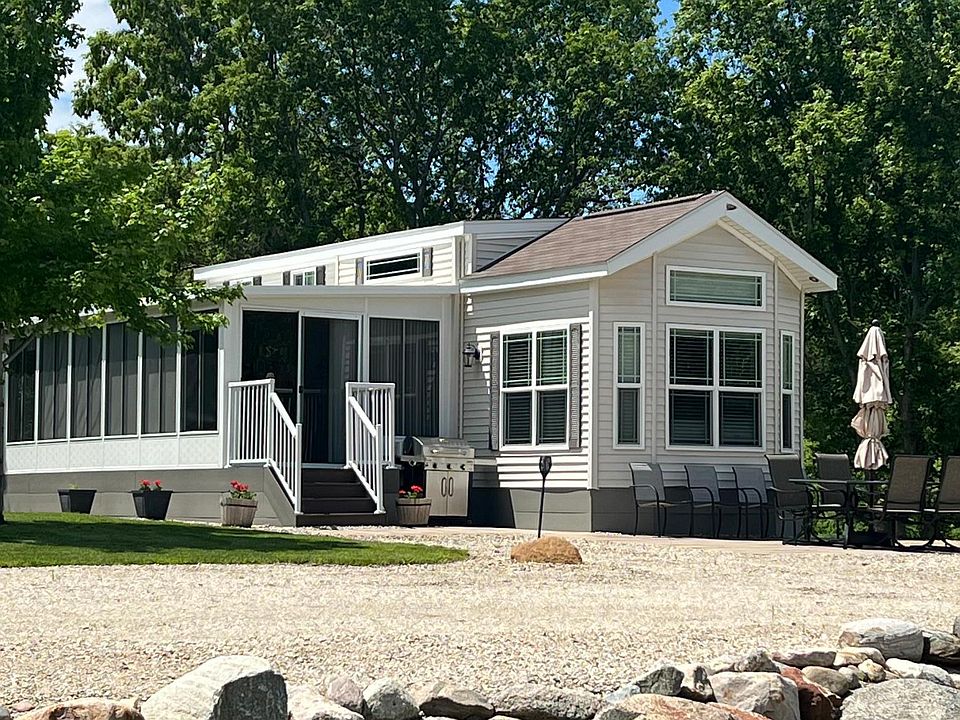 1st image of 20965 S Lakeshore Dr #12