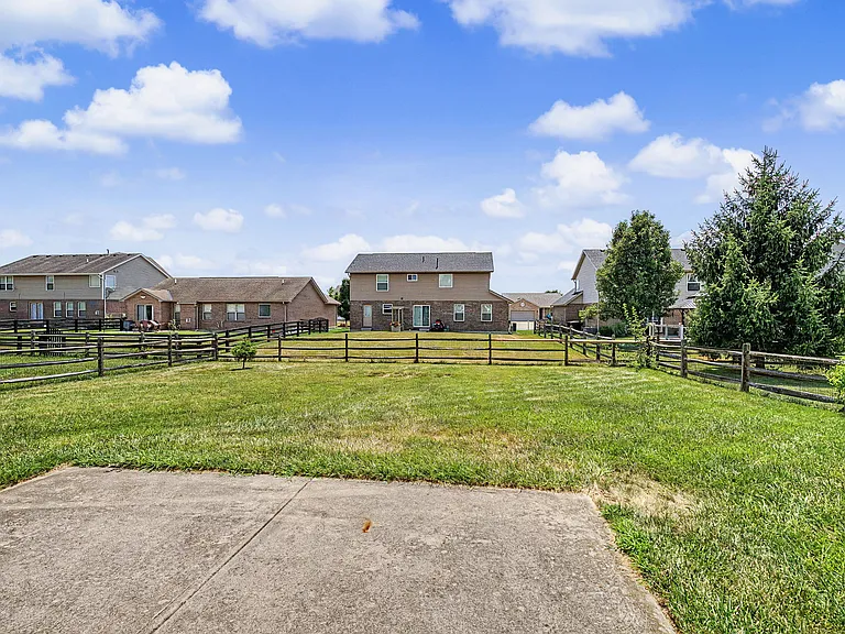 7973 Seabury Ct — Photo 47