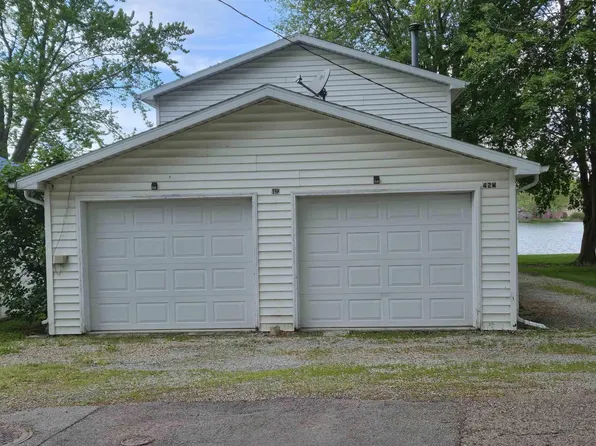 42 W Lakeside Dr, North Manchester, IN 46962