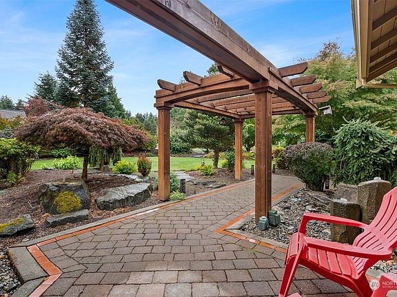 4th image of 7230 Highlands Drive NE