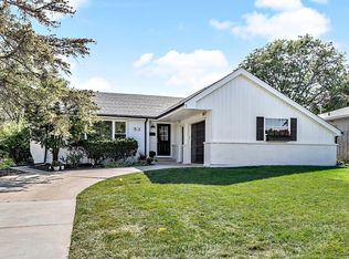 53 Chicago Ave, Clarendon Hills, IL