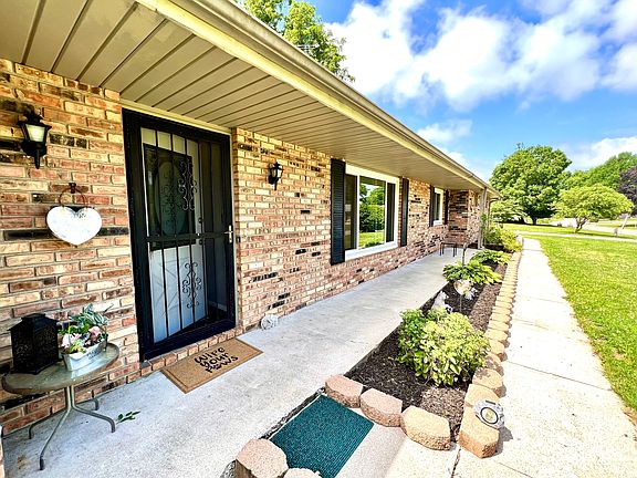 2nd image of 4701 W Kenn Dr