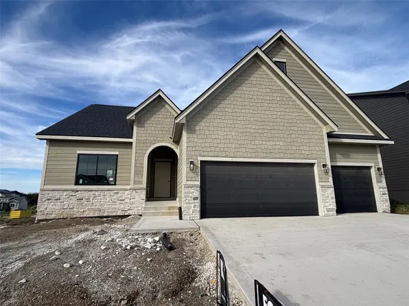1841 Silver Maple Dr, Norwalk, IA 50211