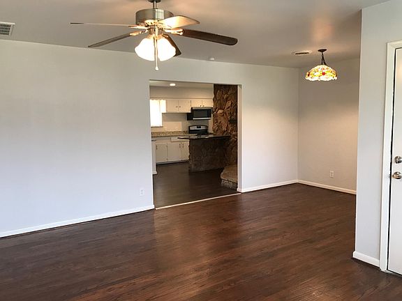 4th image of 3229 Driftwood Dr