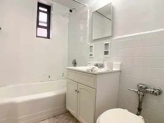 Rented by Premier One Realty LLC | media 16