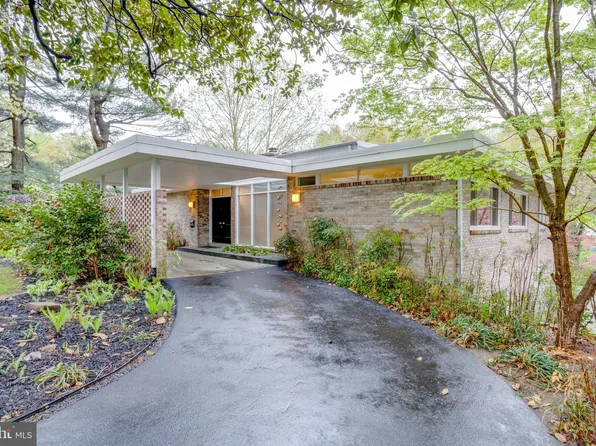 3733 Acosta Rd, Fairfax, VA 22031