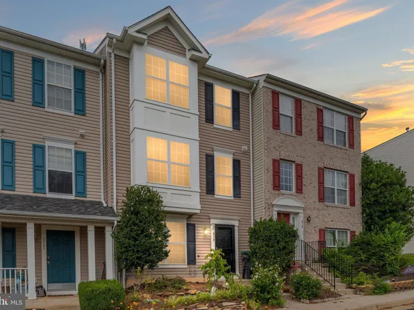 313 Frontier Fort Ln, Strasburg, VA 22657