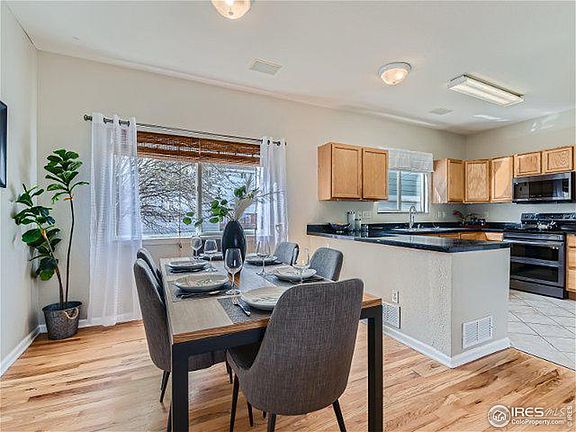 5th image of 235 Cattail Ct