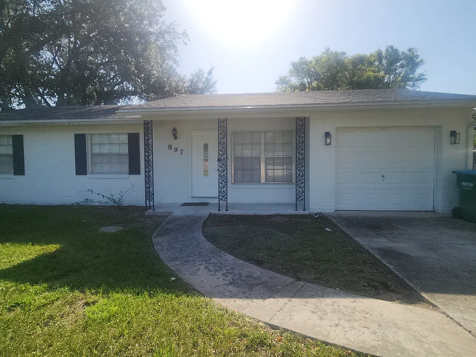 897 Alexander Ave