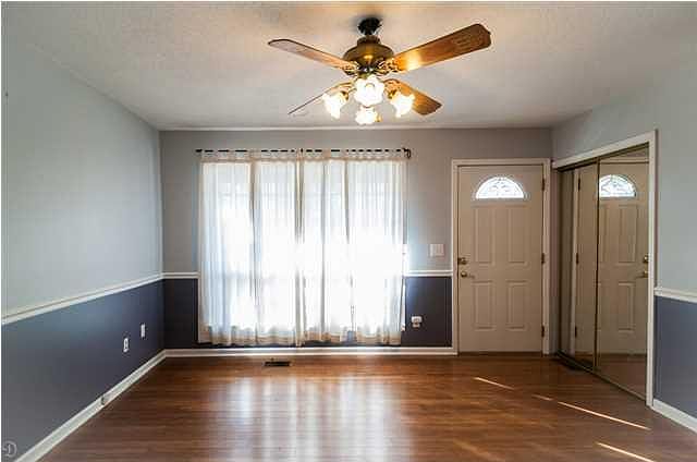 2nd image of 8319 Middle Rd