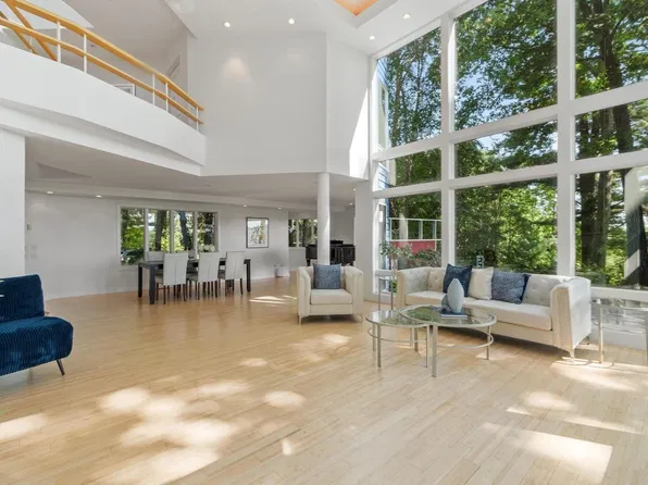 389 River Rd, Carlisle, MA 01741