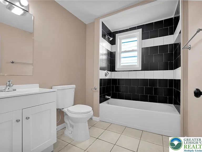 1500 Washington St #3 — Photo 8
