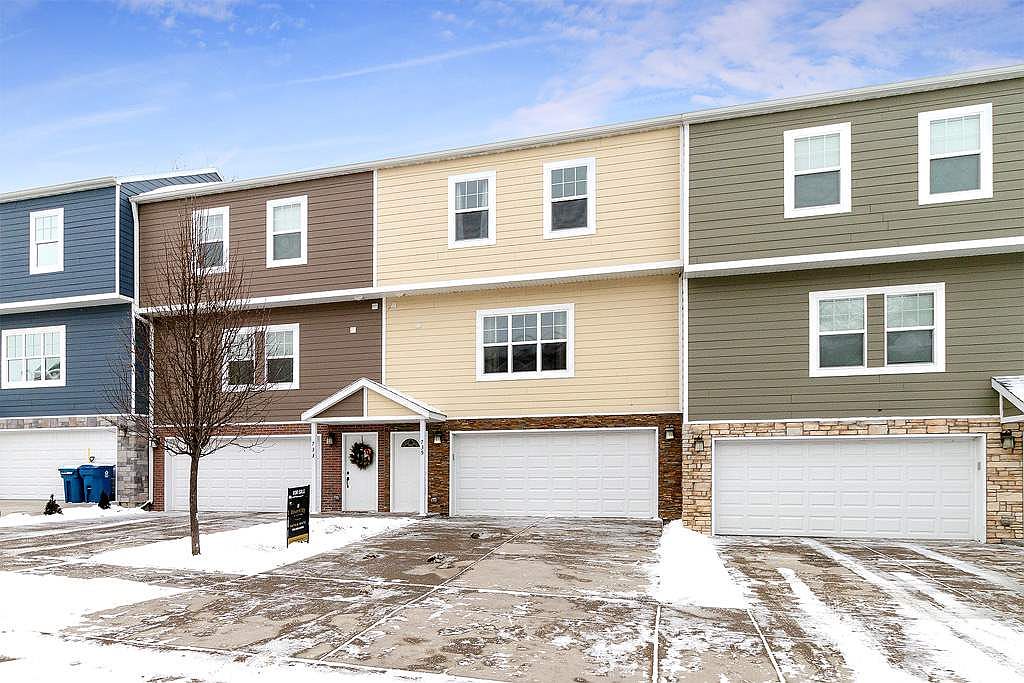 735 Cox Ct, Le Claire, IA 52753 Zillow