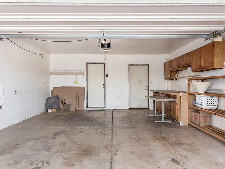 2321 E Enid Cir — Photo 35