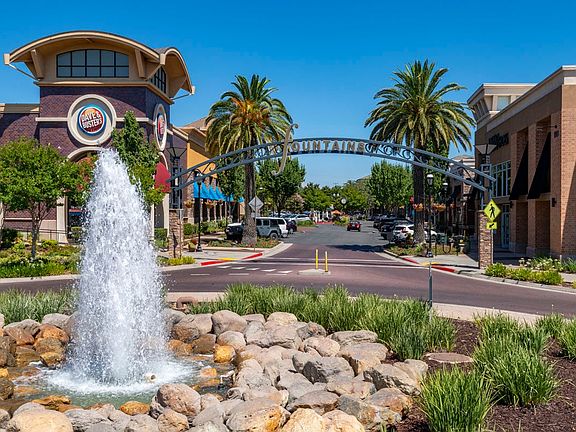 Near Fountains and Westfield Galleria at Roseville for shopping, dining and entertainment