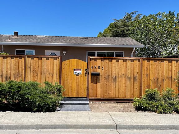 2nd image of 498 Pin Oak Dr Unit 2