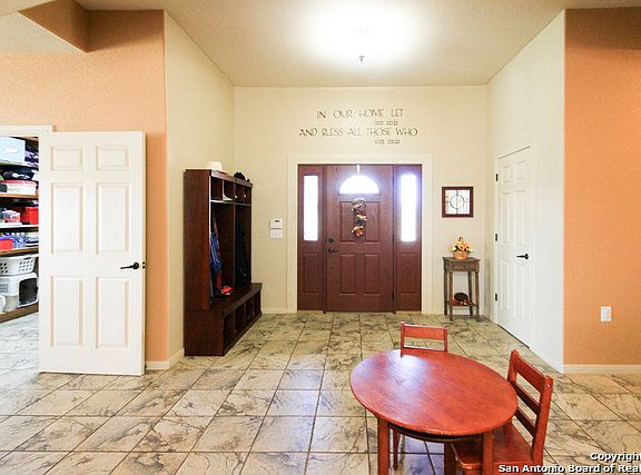 3rd image of 2304 Mountain Laurel Ln